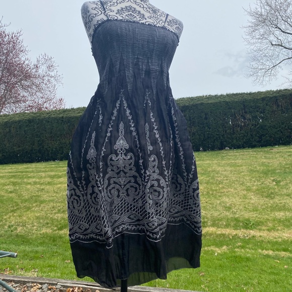 Max Studio Dresses & Skirts - Sleeveless bodice dress one size fits all.